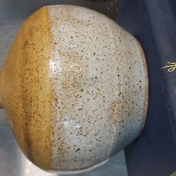 Studio Pottery Vase Hand Crafted Signed - Picture 2 of 10